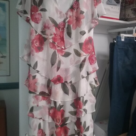 Dress - Picture 1 of 3